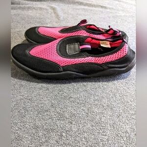 Women's water shoes size 7-8 beach vacation walking hard‎ rubber soled